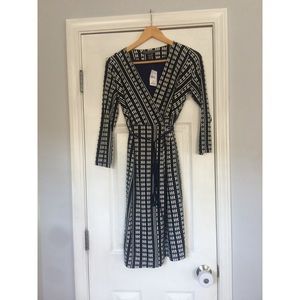 A pea in the pod wrap dress